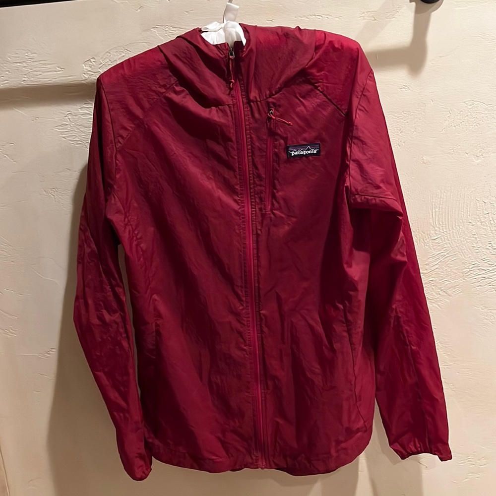 Patagonia women’s houdini jacket